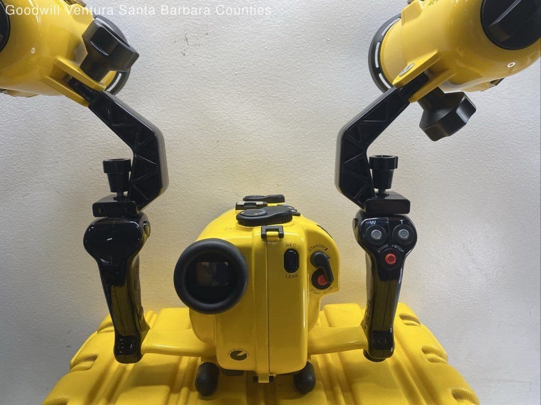 Sony Handycam Super Marine Pack MPK-TRS /w (2) HVL-M20 Lights & LCH-M10 Case 6