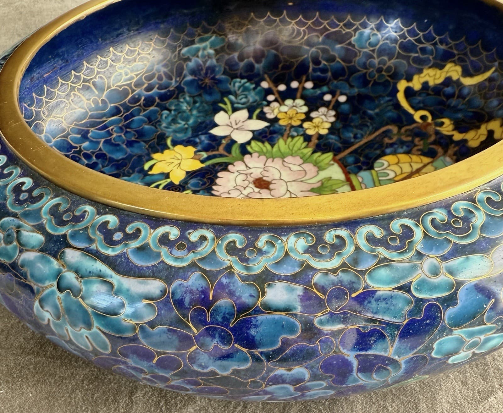 Vtg Chinese Cloisonné Enamel Bowl And Carved Wood Stand Floral Vase Motif 10.25"