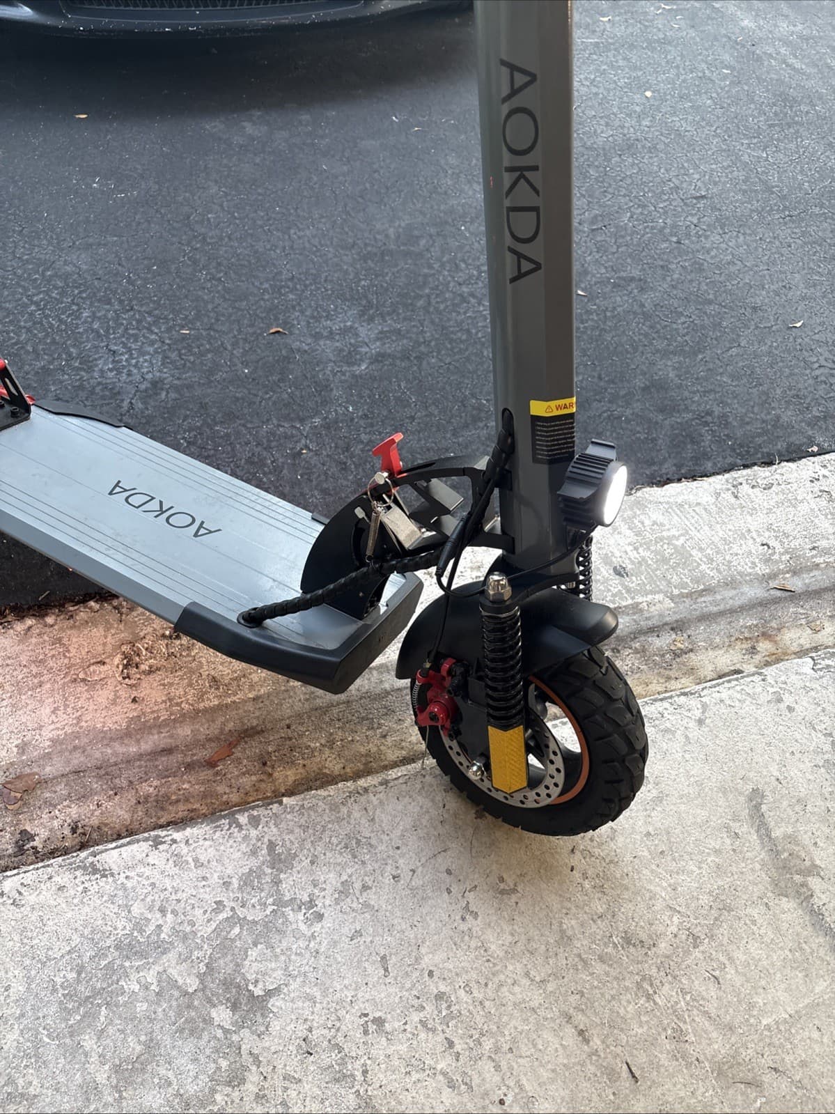 AOKDA Electric Scooter 1000W 30mph. Great Condition However back tire is flat. 4
