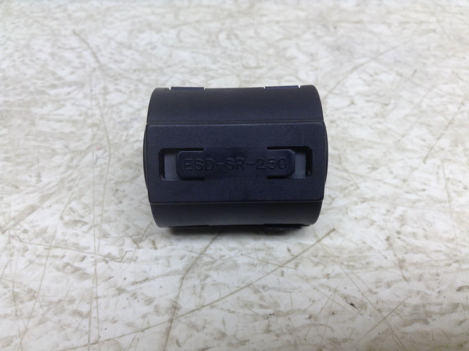 Nec/Tokin ESD-SR-250 Snap-On Core Cable Clamp ESDSR250 (TBI) 2