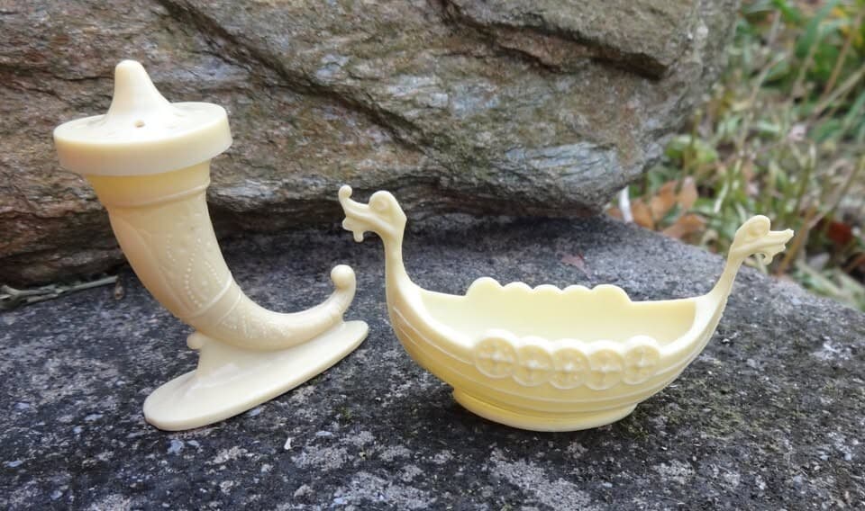 1920s Wm Thoreson Celluloid Viking Longboat Open Salt Dip, Cellar, Dish w/Pepper 2