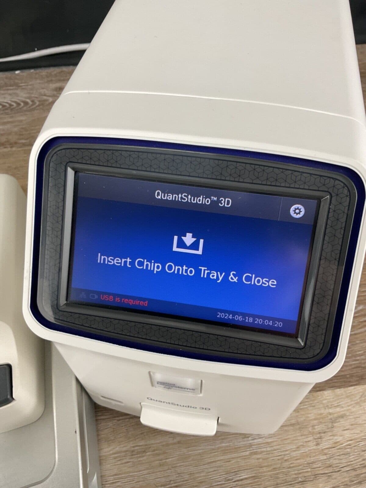 Applied Biosystems QuantStudio 3D Digital PCR System w/ PCR Chip Loader 4482592 2