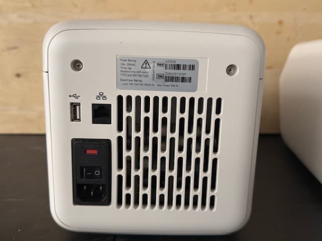 Applied Biosystems Veriti 96-Well Thermal Cycler (A37028) 3