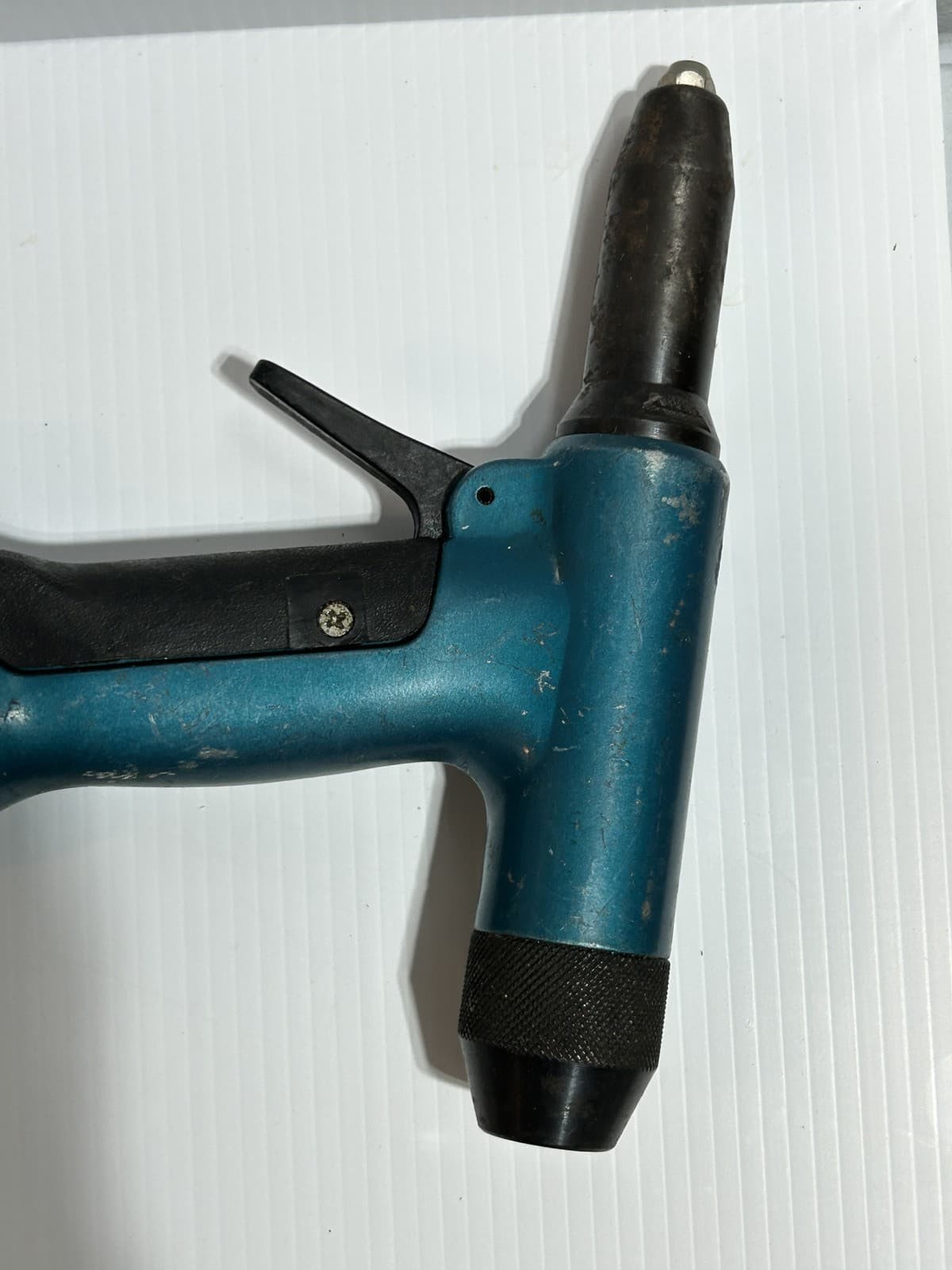 Used Air Rivet Gun Pneumatic Tool Riveter Heavy Duty Industrial 3