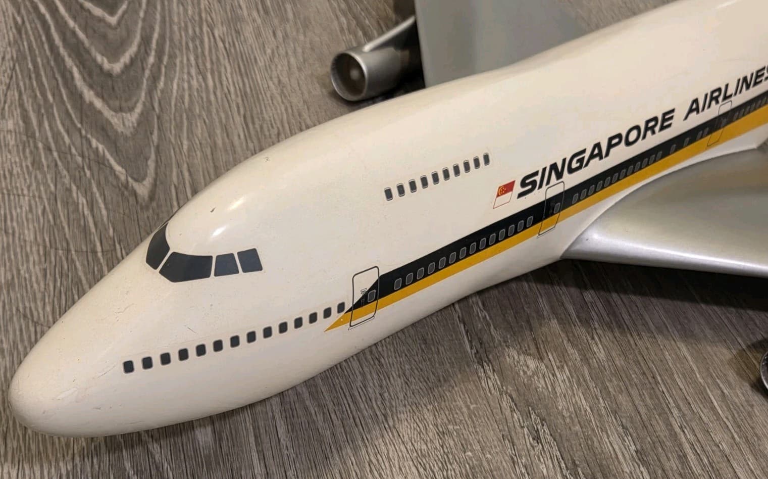Singapore Airlines Boeing 747-200B Super B 1/100 Scale Aircraft Model 9V-SQL 2