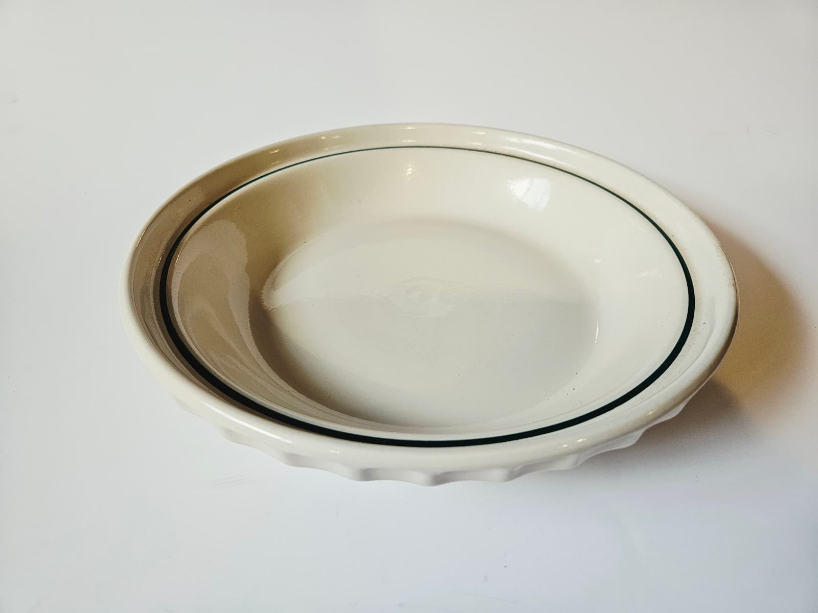 Longaberger Pottery Woven Traditions Christmas Holly Berry 10"  Pie Plate White 3