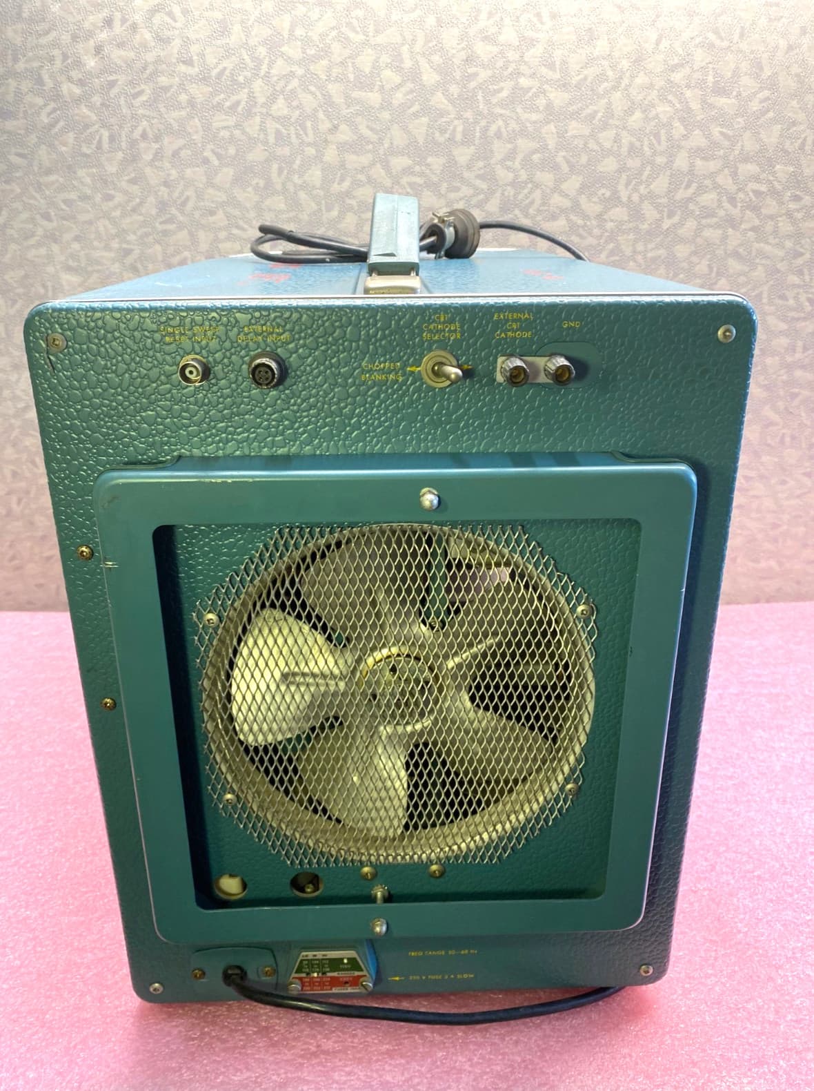 TEKTRONIX TYPE 547 OSCILLOSCOPE 6