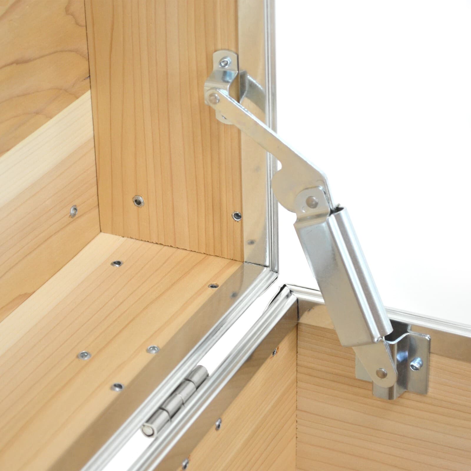 RHINO STORAGE TRUNK FOOTLOCKER 32X18X14 USA MADE 4