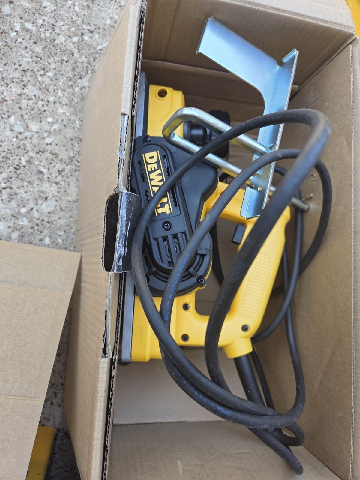 💥 AS-NEW DEWALT 5.5 Amp Corded 3-1/4 in. PORTABLE HANDHELD PLANER** 3