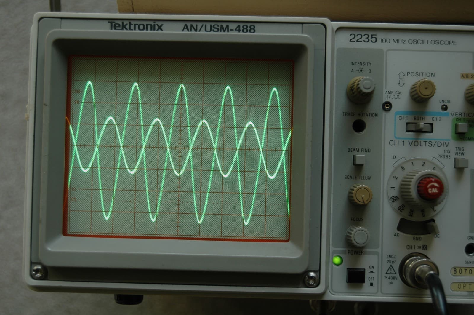 Tektronix 2235 AN/USM488 100MHz Two Channel Oscilloscope, Two Probes, Power Cord 4