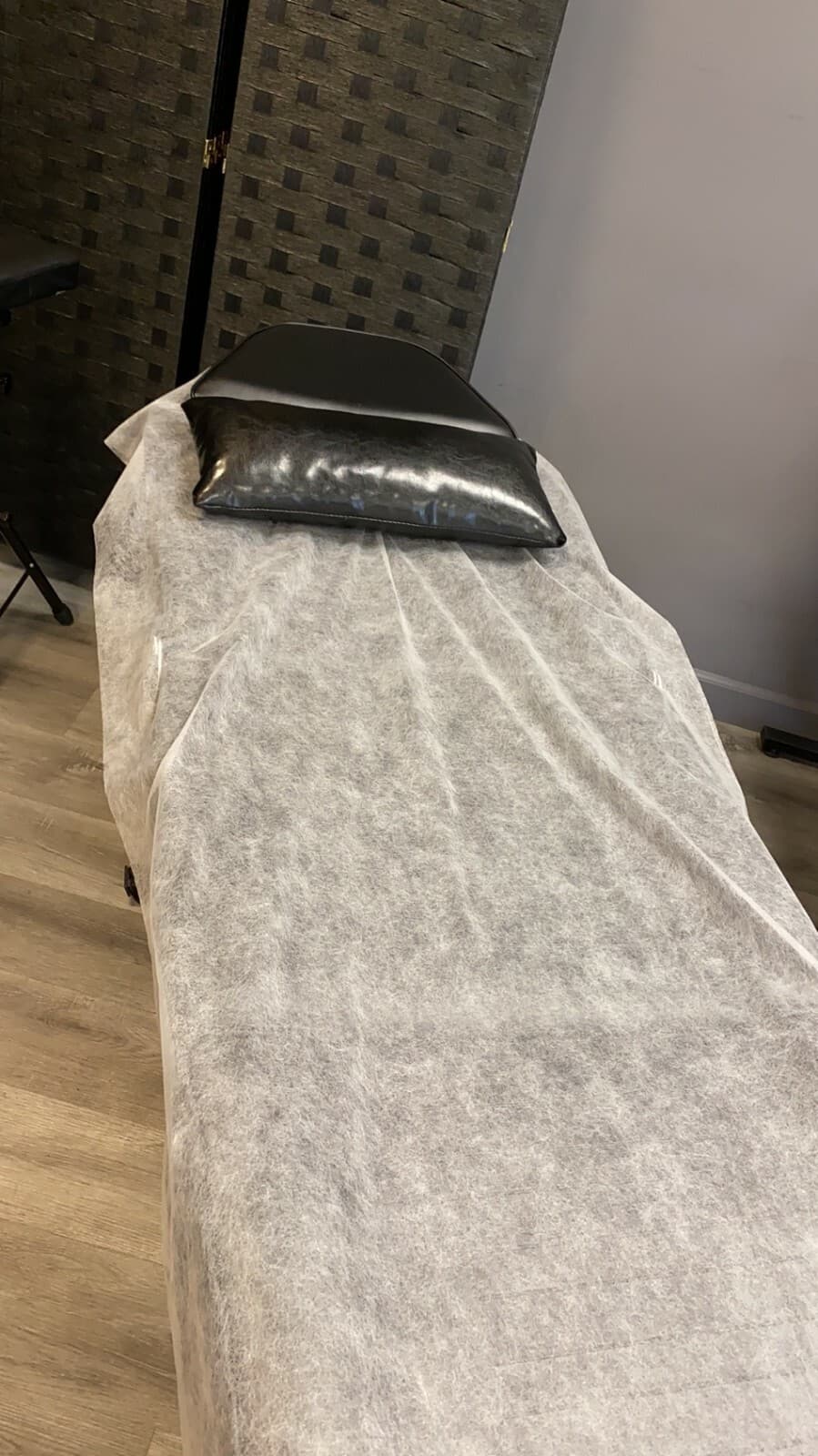 Disposable Non Woven Bed Sheet Roll Table Paper Roll with or without Face Hole 5