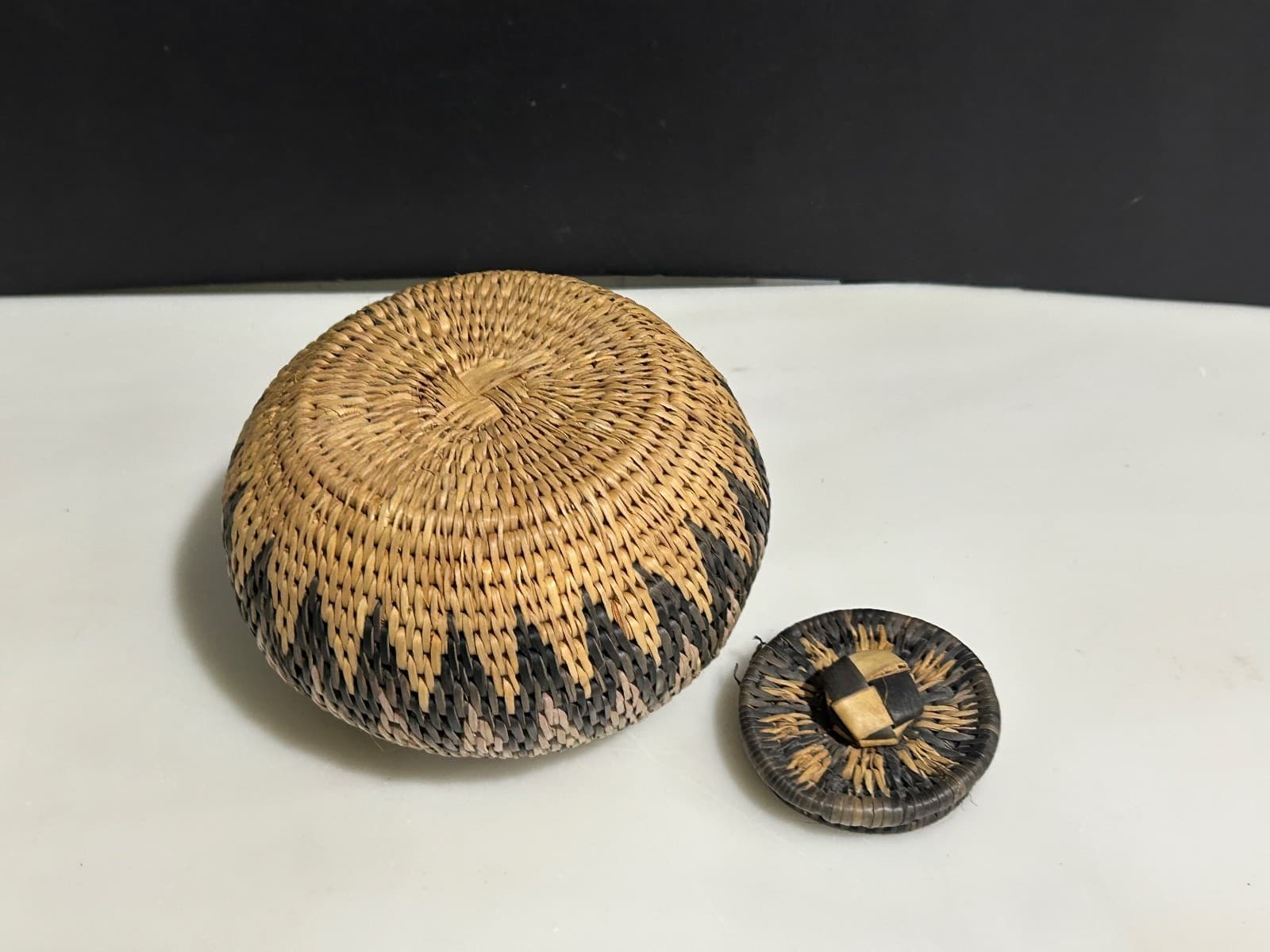 NEW NEVER USED Traditional ZULU HERB CONTAINER IQUTU Woven Palm, Bark & Grass 5