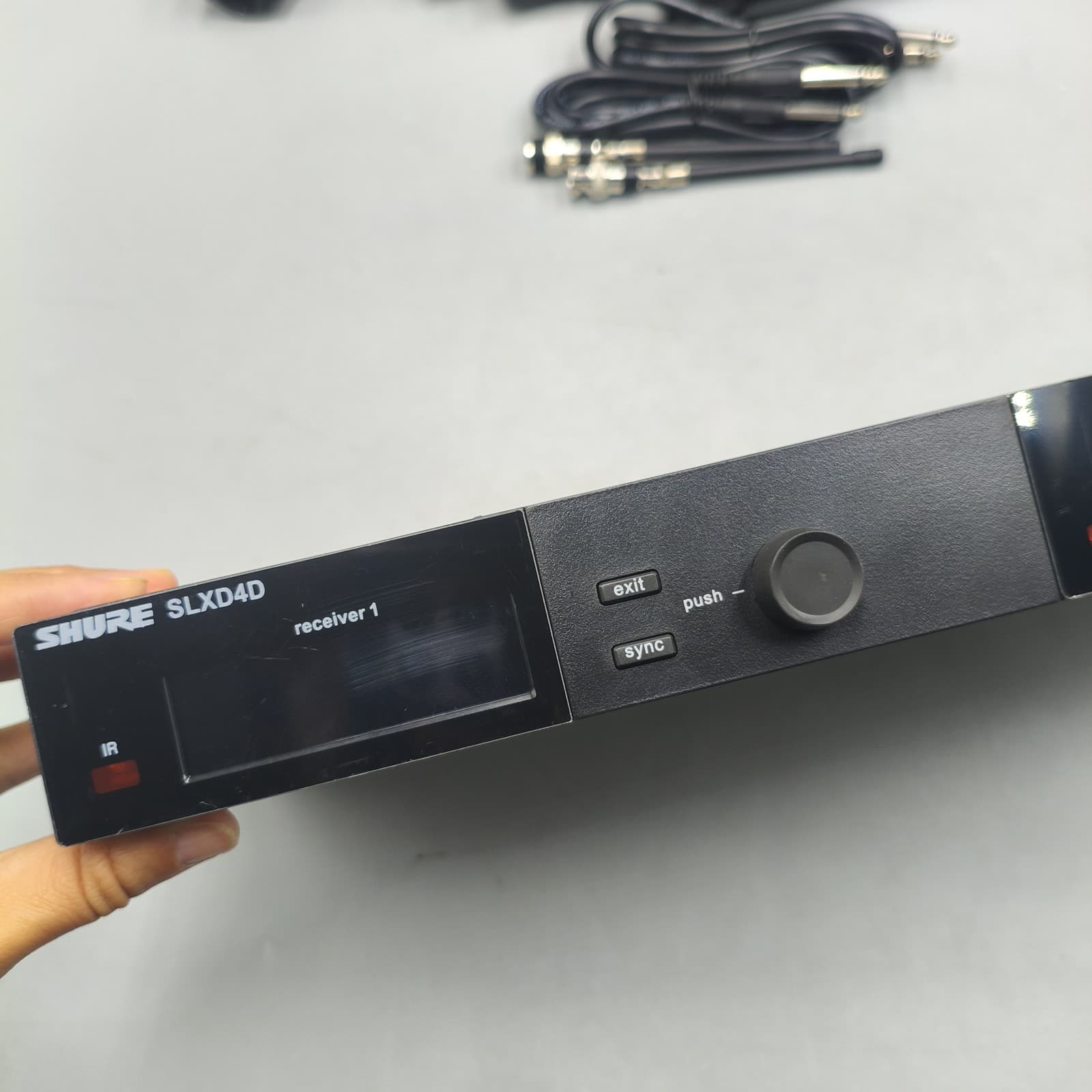 SLXD4D/SM58 Dual Handheld Wireless Microphone System New 4