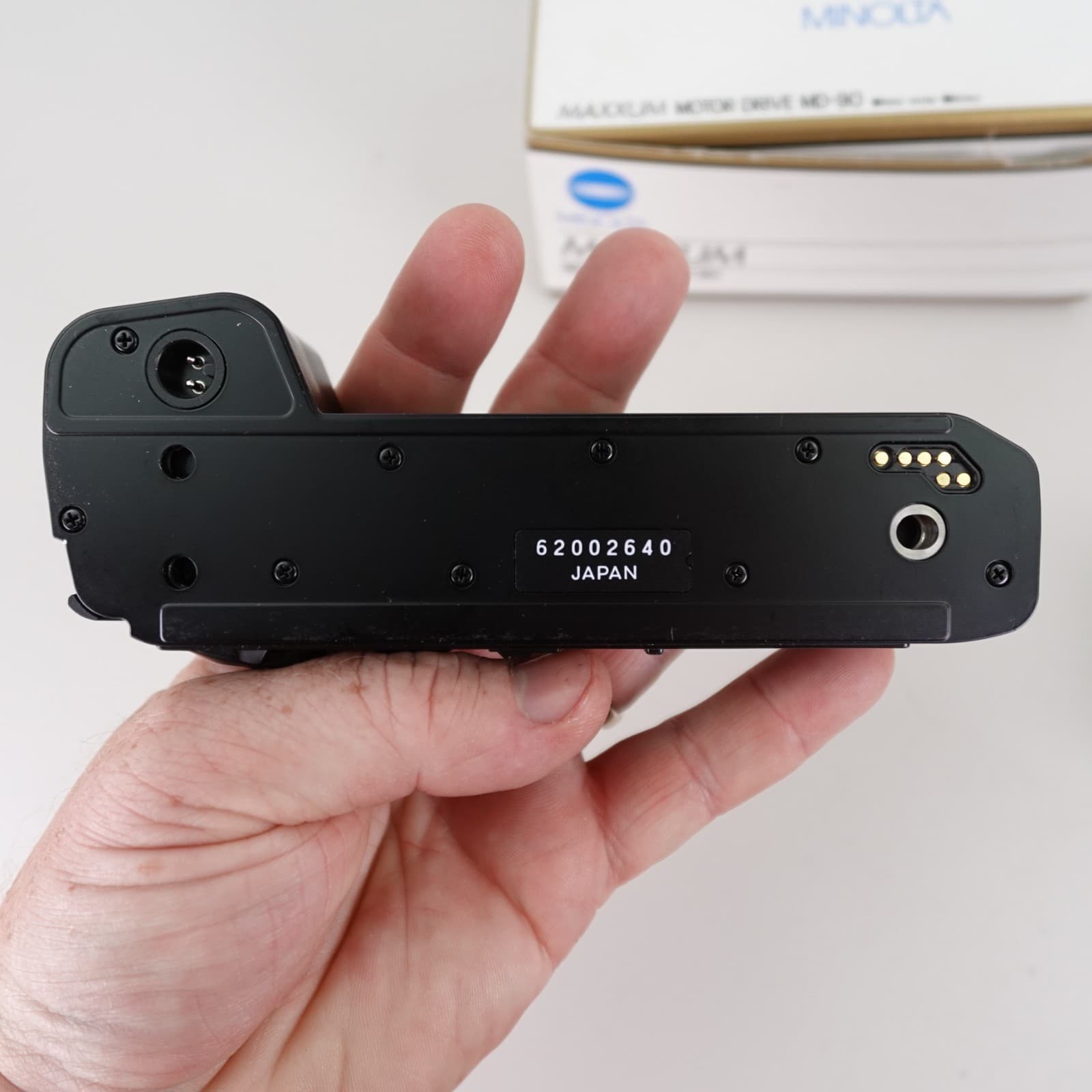 Minolta Motor Drive MD-90 & Battery Pack BP-90M 4