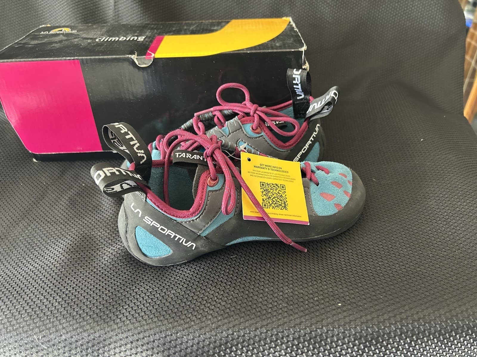 La Sportiva Tarantulace Women's Climbing Shoes Topaz/Red Plum  USA 6.0 2