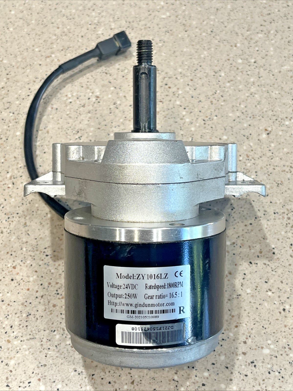 ZY1016LZ Right Side Foldable Wheelchair DC Drive Motor 24VDC 250W 1800RPM 16.5:1