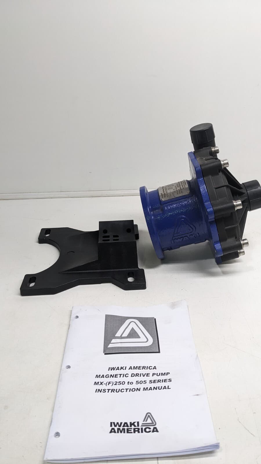 NEW Iwaki Magnetic Drive Pump MX-F402CFVX, 73 GPM, 52 Ft Hd, 2 HP, 3450 RPM, Mag 3