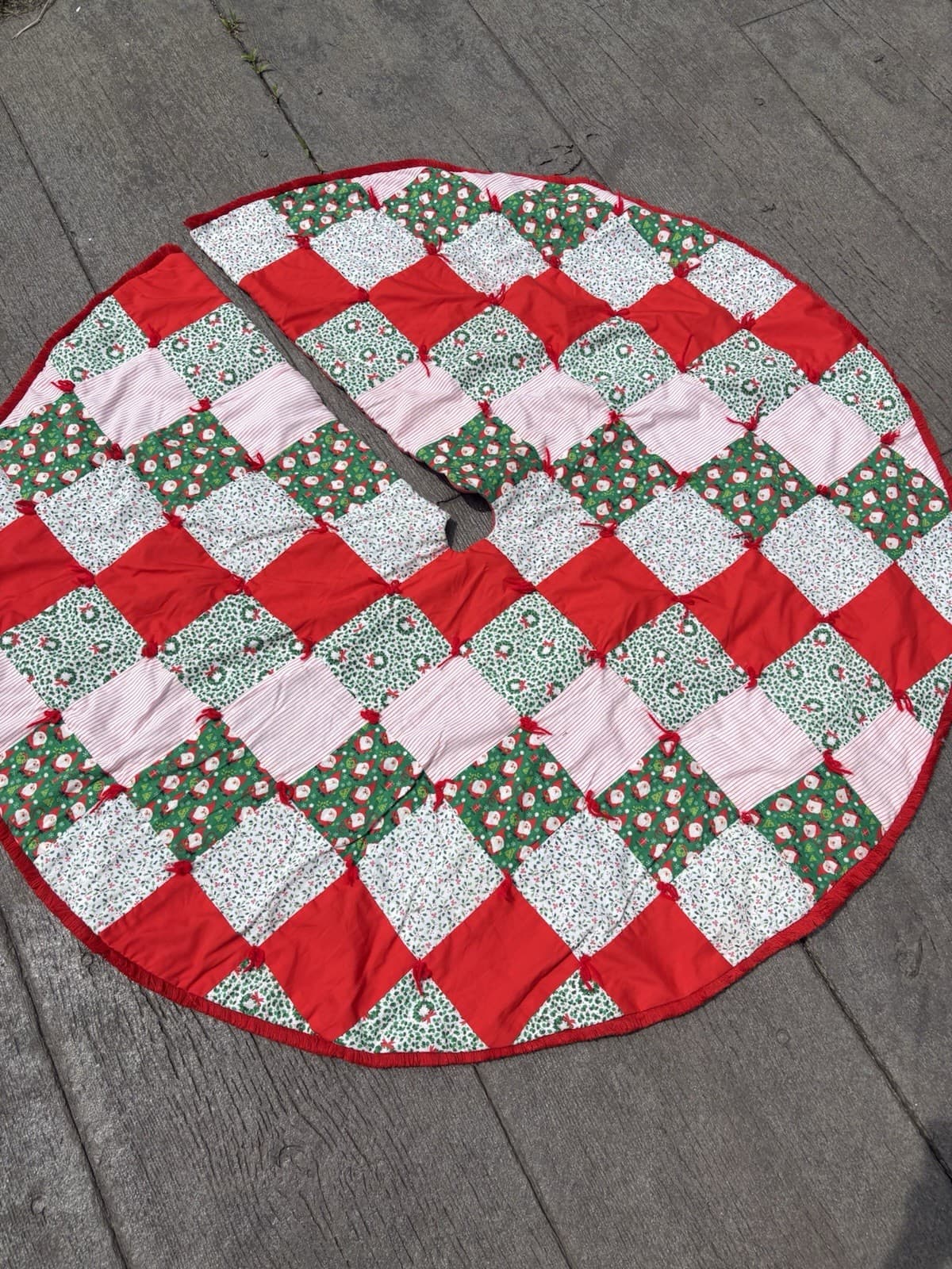 Vintage 54 Inch Quilted Patchwork Christmas Tree Skirt Kitsch Yarn Tied EUC 2