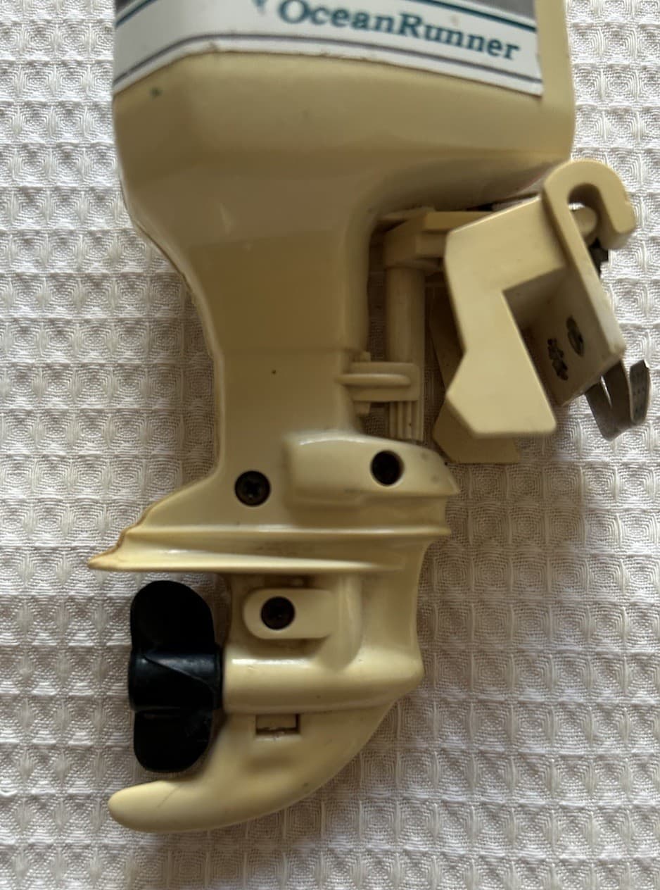 Vintage toy Johnson Ocean Runner 225 Electric Boat Motor  6