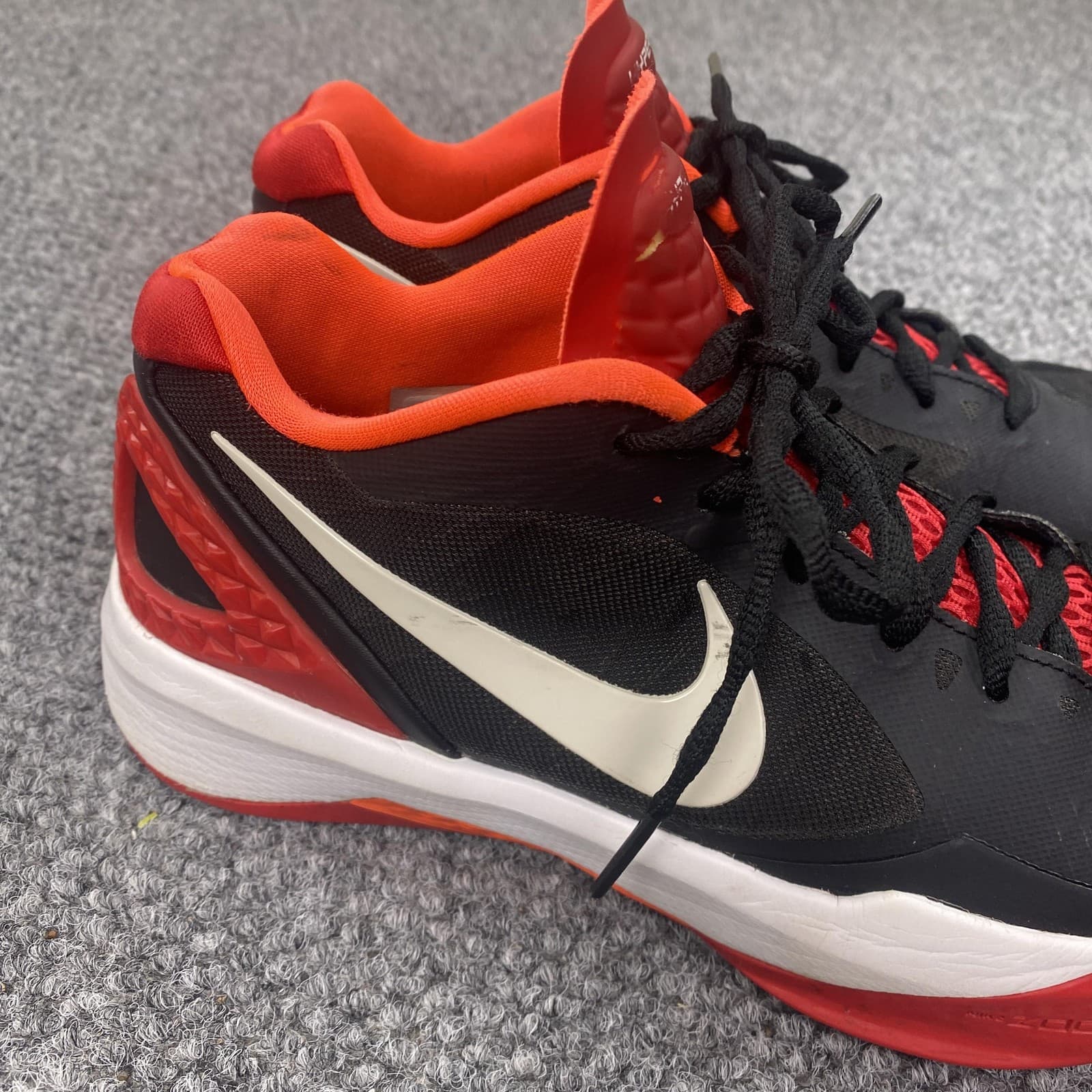 Nike Hyperfuse 2012 Basketball Shoes Womens US 8 Flywire Zoom 585758-060 2