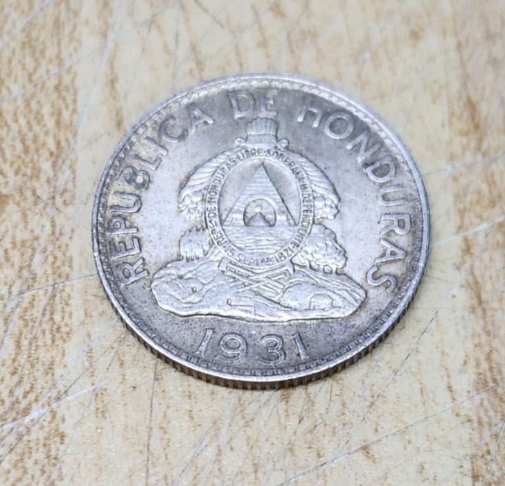 HONDURAS :1931 50 Centavos de Lempira 90% Silver Coin KM#74 - VG+ 4