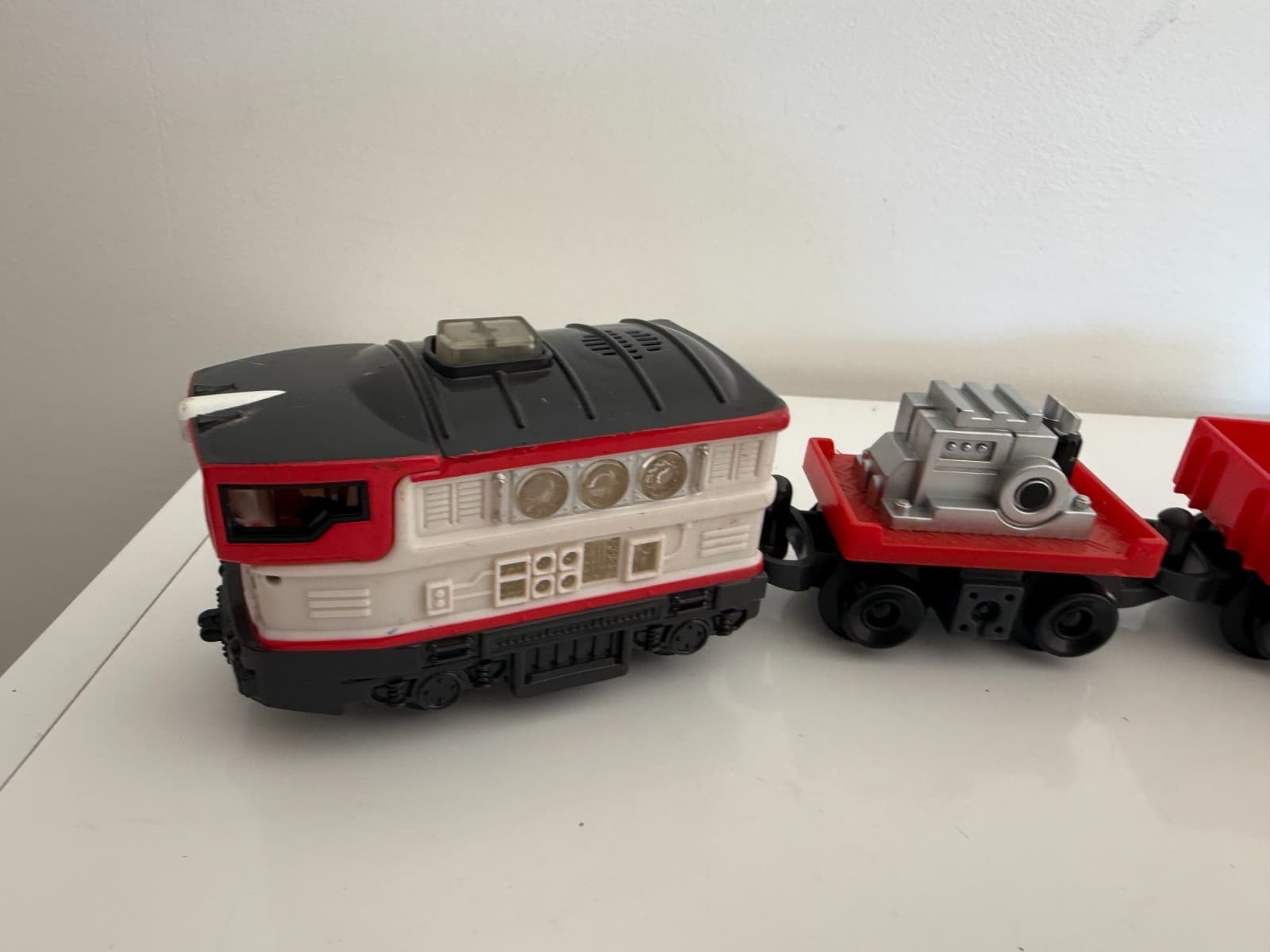 Fisher Price GeoTrax ~ Goggles & Bunsen! Smartest Team Engine cars & figure 2