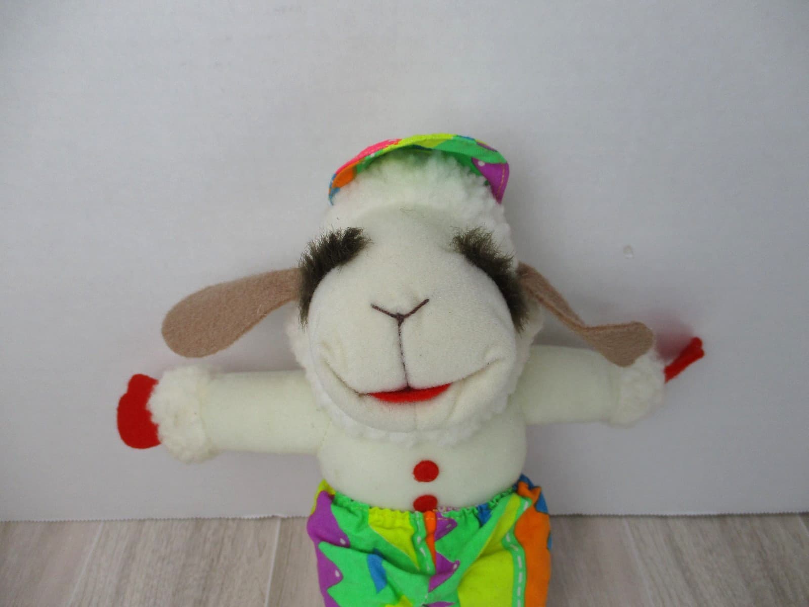 Vintage 1993 Lamb Chop Plush 9” Tall Stuff Animal w/ Visor 90s 4