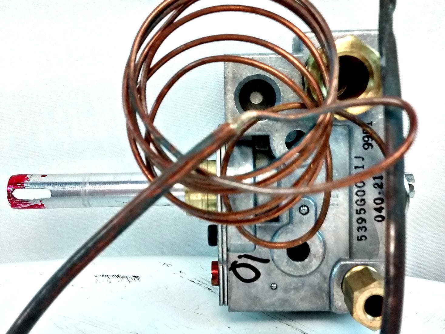 Gas Thermostat 5395G0001 Gen VI Series  5390 Oven  Vertical Flange Spark 2