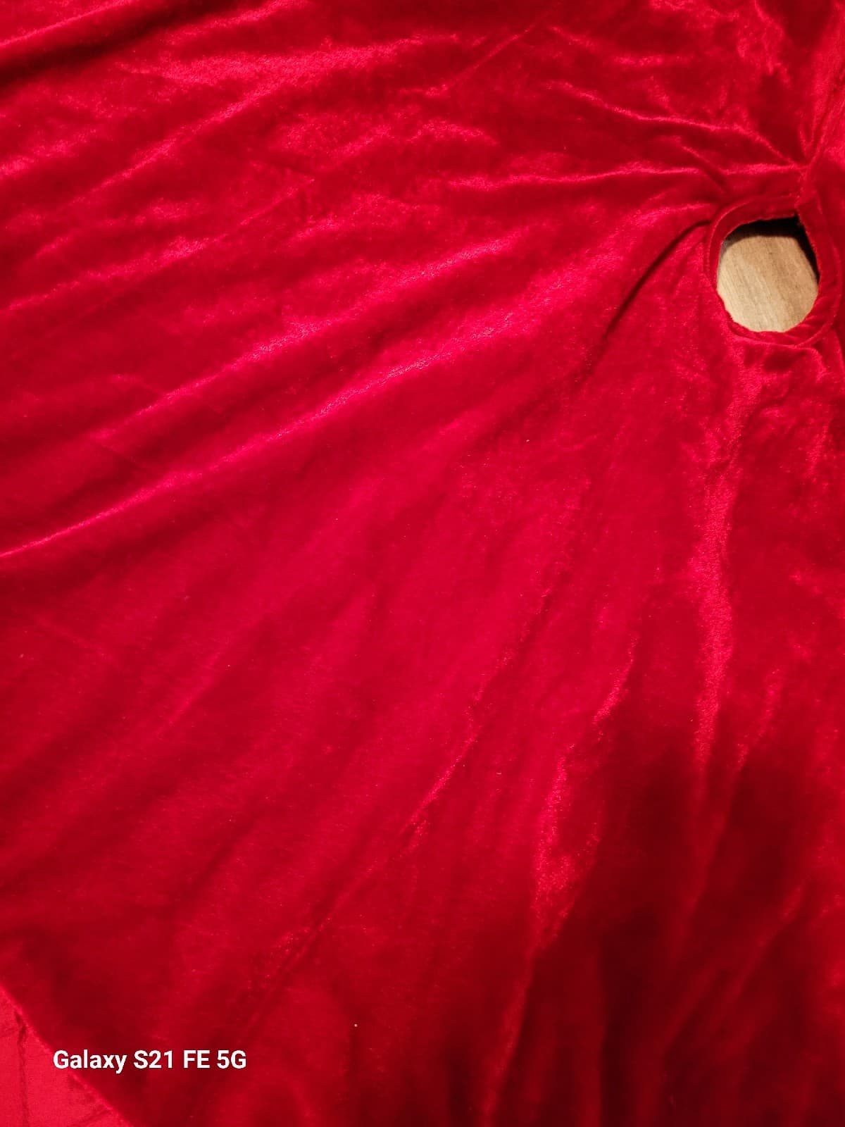 CHRISTMAS TREE SKIRT RED VELVET w/ satin trim 48" round 3
