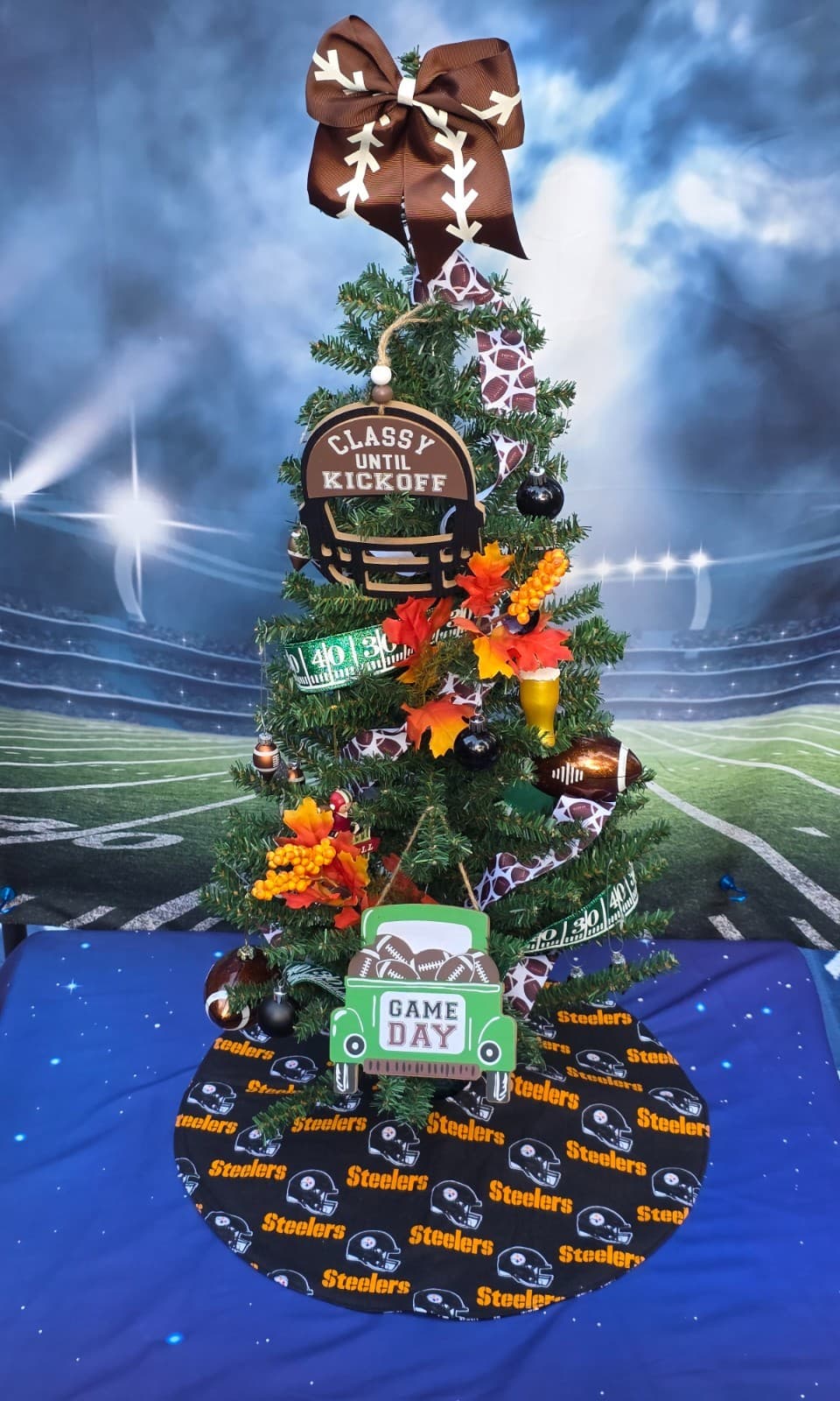 Handmade Mini 19" Christmas tree skirt NFL FOOTBALL Pittsburgh Steelers Feathers 6