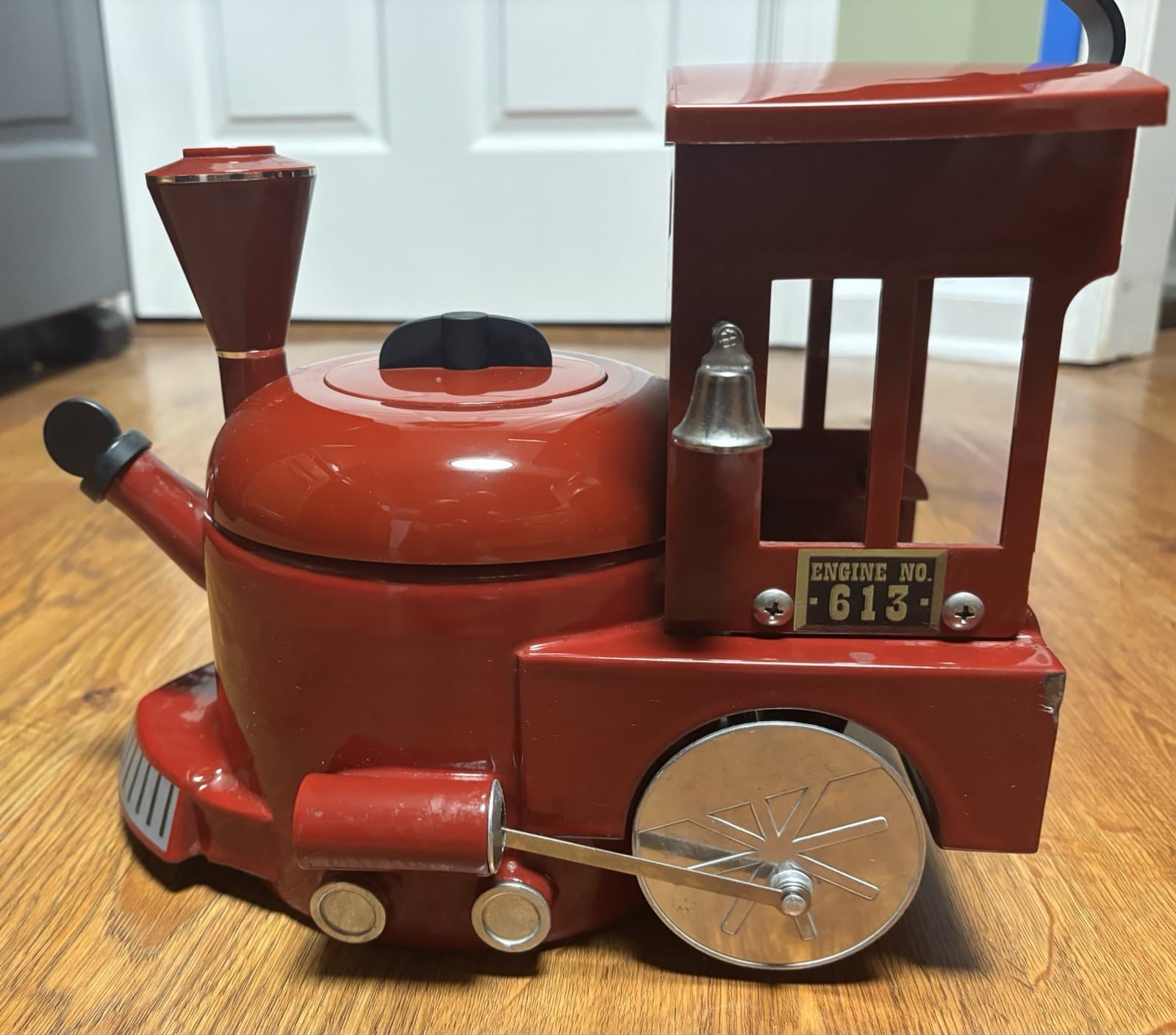 Vintage MKI Kamenstein Tea Kettle Pot World Of Motion Steam Engine Train 613 Red