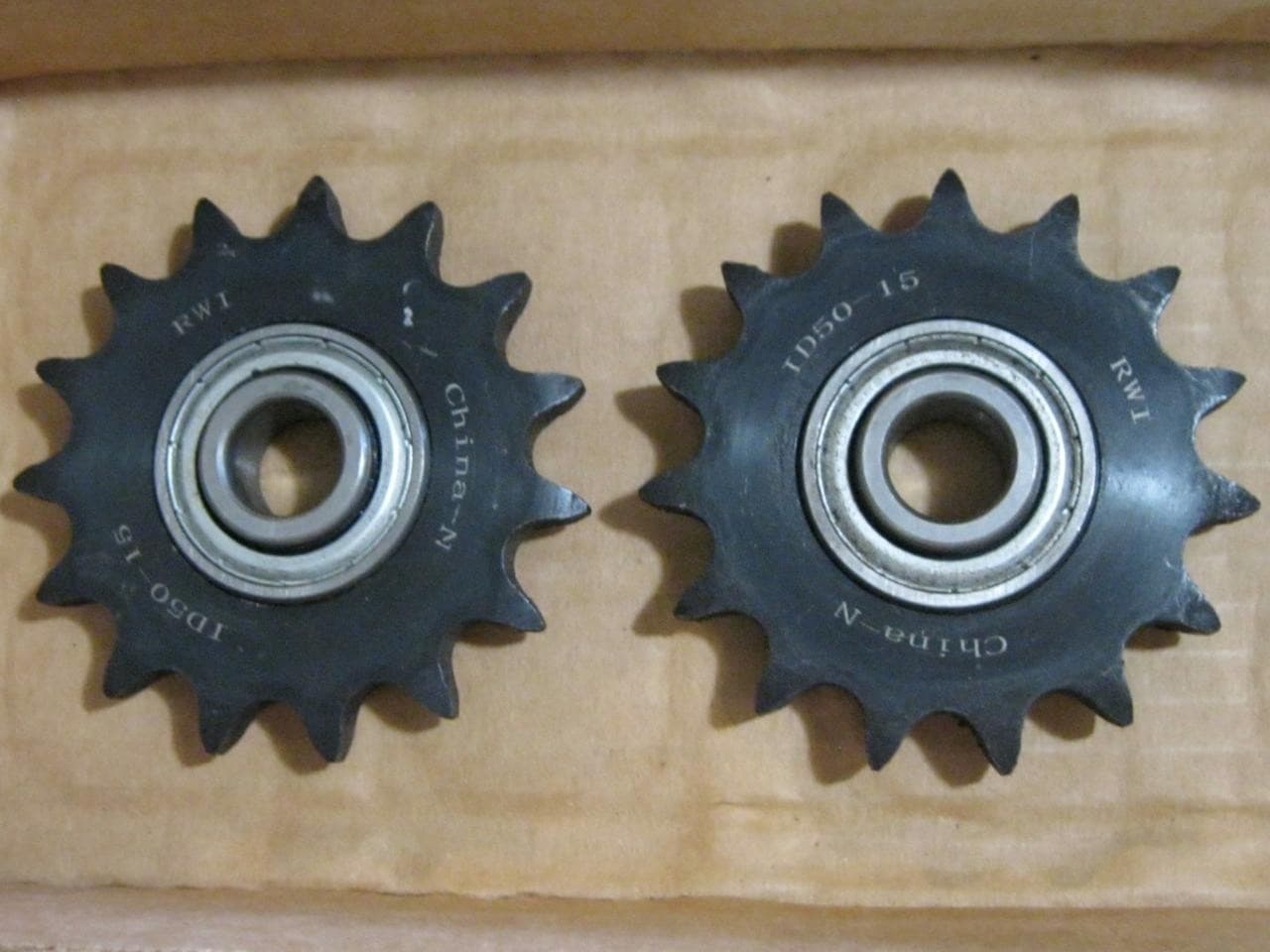 *Lot of 2* RWI ID50-15 Roller Chain Sprocket 5/8" Bore 15 Teeth-UNUSED