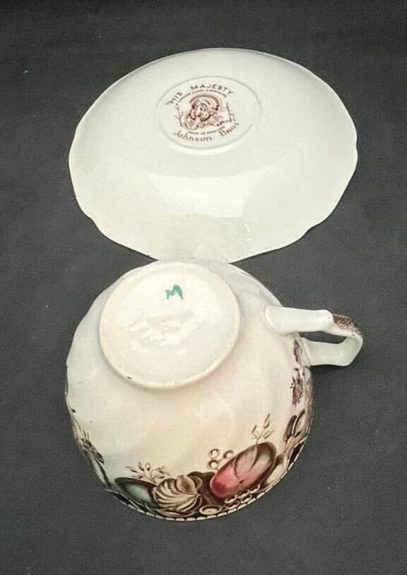 Johnson Bros. His Majesty Teacups & Saucers (set of 3) - Turkey Center 5