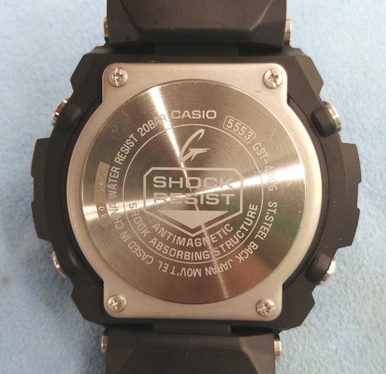 Quartz analog wristwatch CASIO model number: GST-400G-1A9JF 5