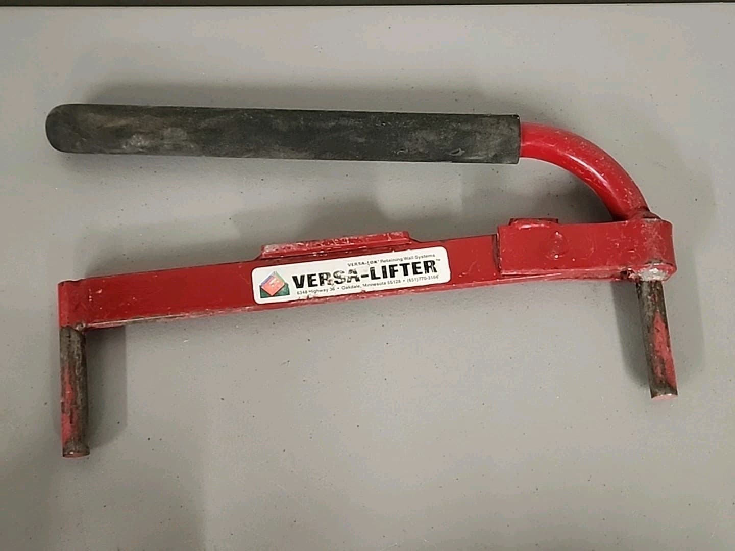 VERSA-LOK Versa Lifter Tool for Retaining Wall Systems 3