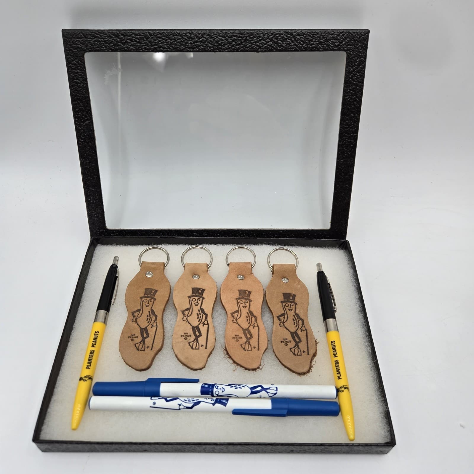 Planters Mr. Peanut Lot of 4 Leather Key Chains & 4 Ball Point Pens in Case 2