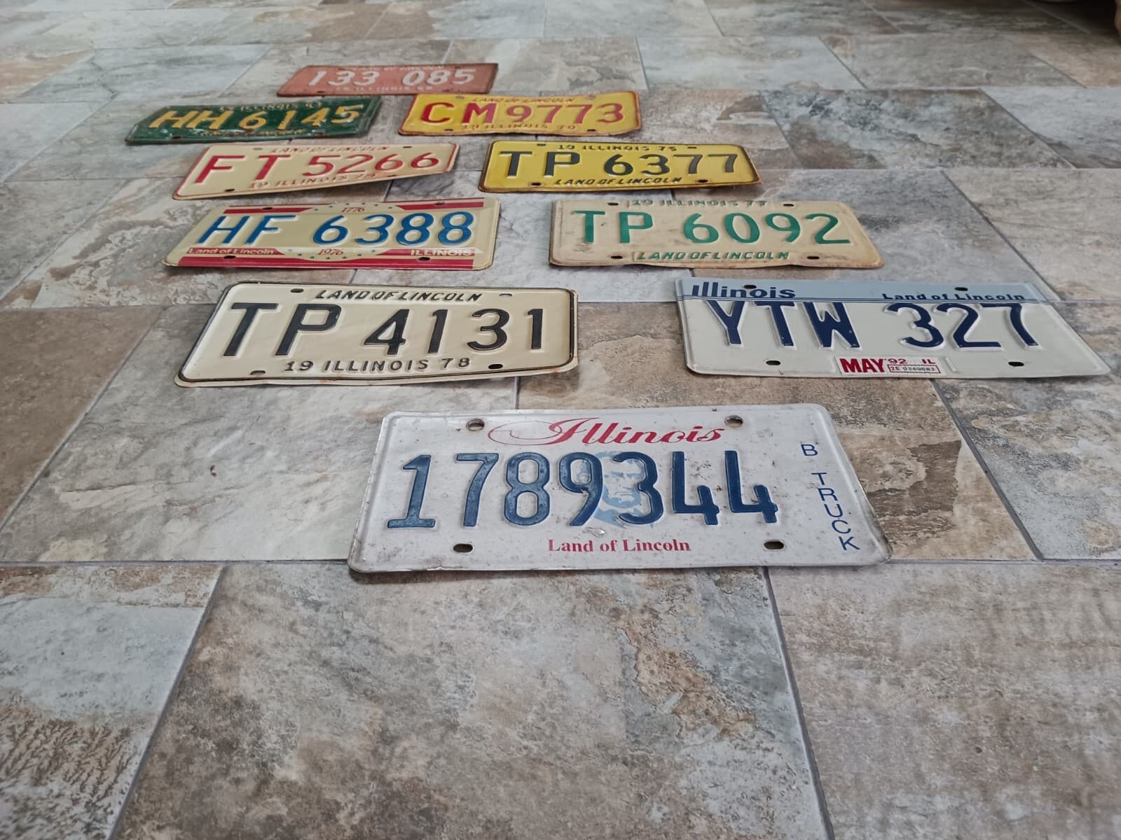 10 Illinois License Plates Lot Collecting Decorating Man Cave 3