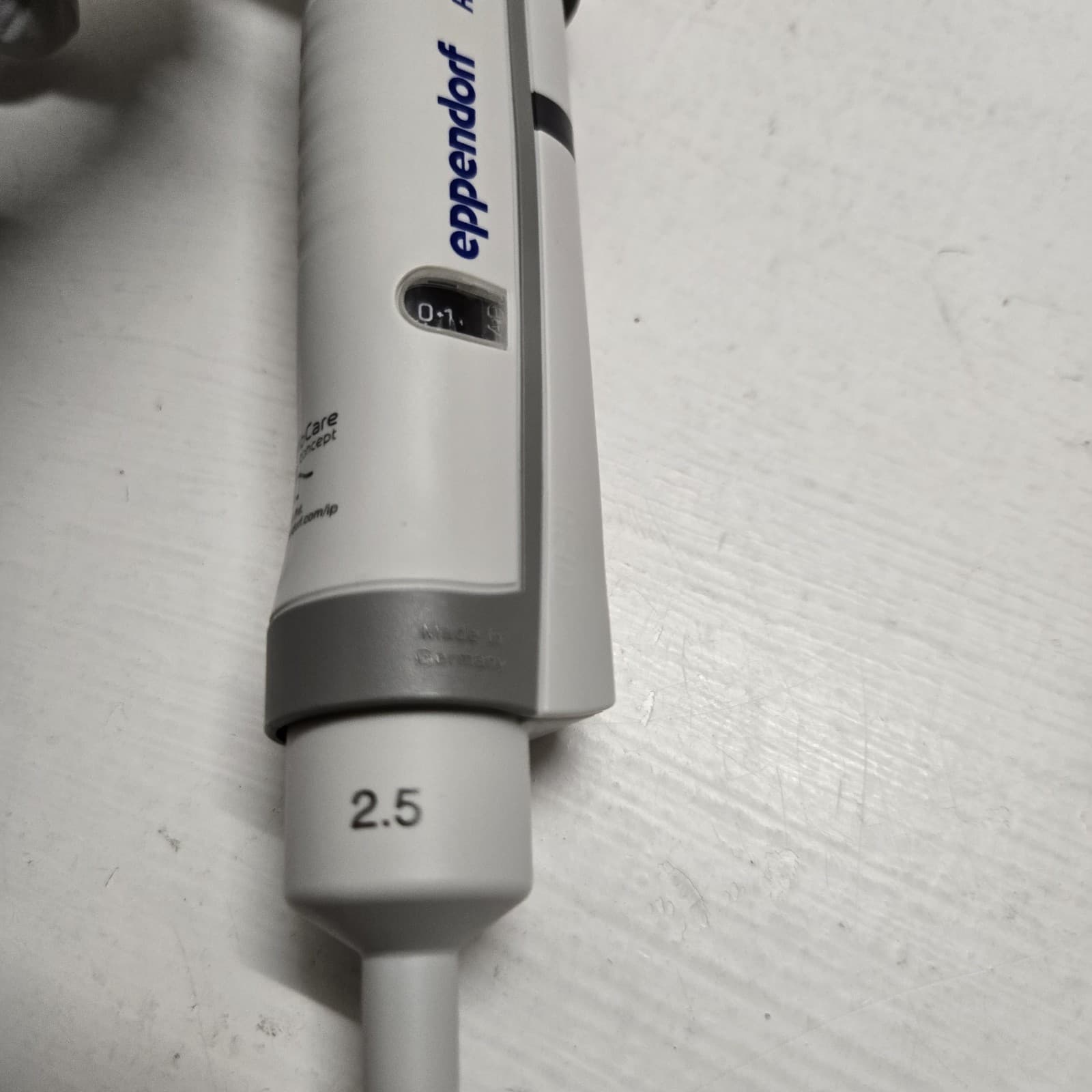 EP Research plus 2.5 Pipette, single-channel, variable 0.1 - 2.5ul 2