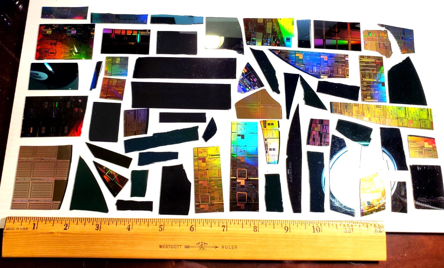 Silicon Si Art Wafer Pieces Plain and with IC Microchip Semiconductor Design 85g 2