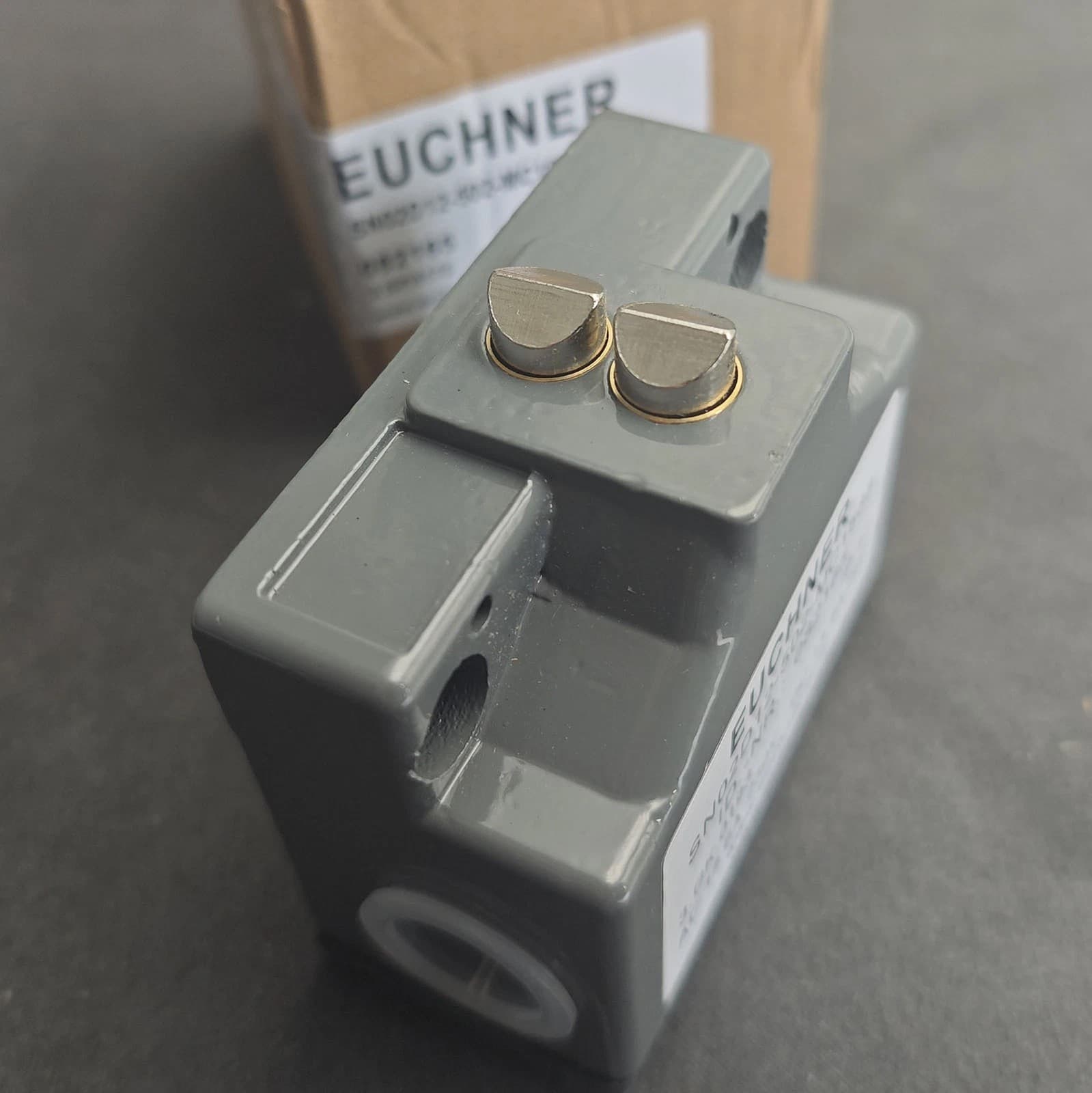 One Brand New EUCHNER SN02D12-502-MC1688 Limit Switch - US Stock 2