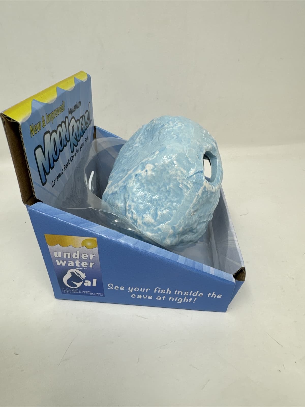 Aquarium Rock Cave Moon Rock Glow-in-the-Dark Ceramic Fish Cave Blue White NEW 2