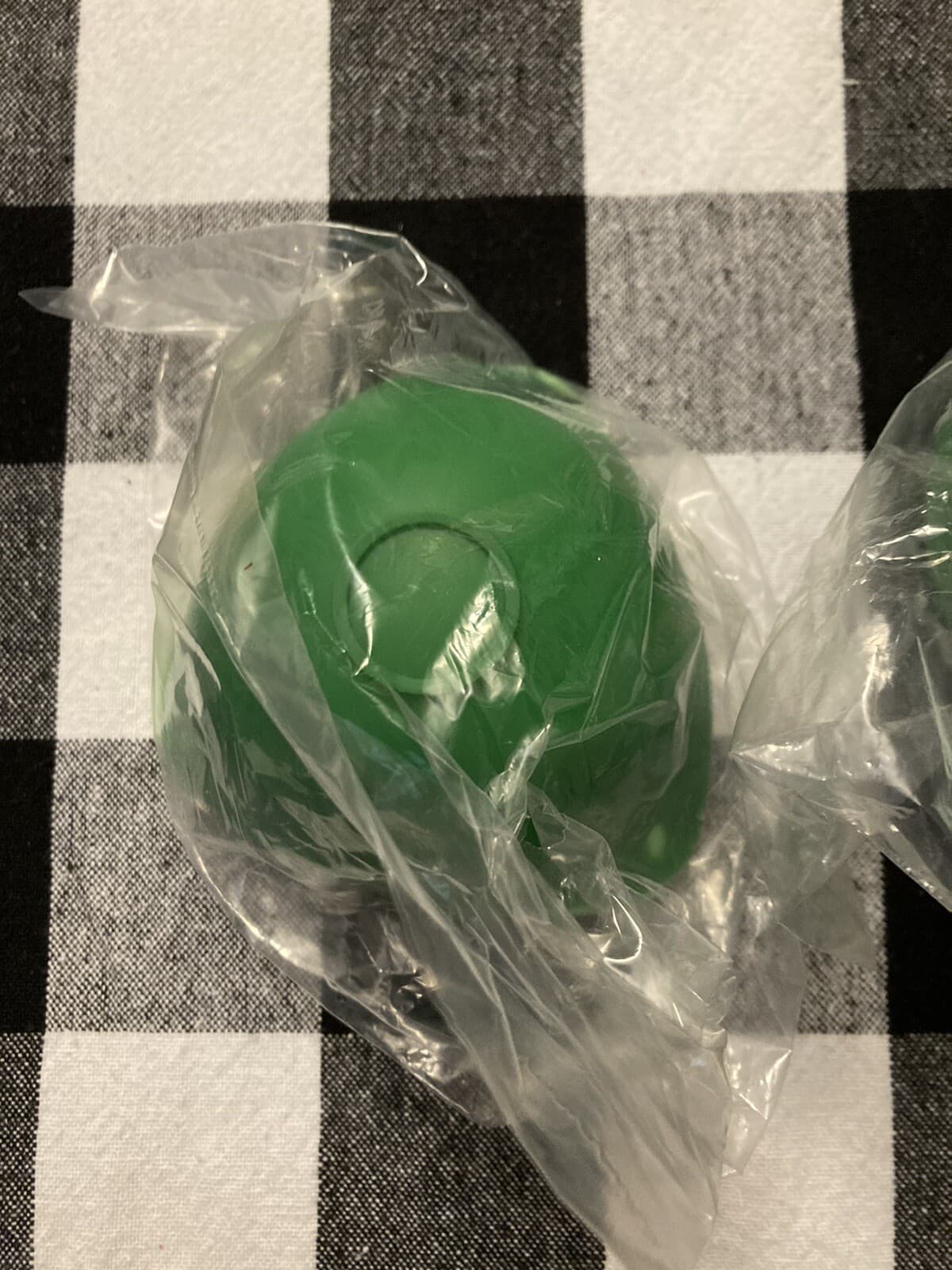 Silicone Egg Poachers, Poached Egg Cups / Pods for Steaming Boiling - 2 Sets! 2