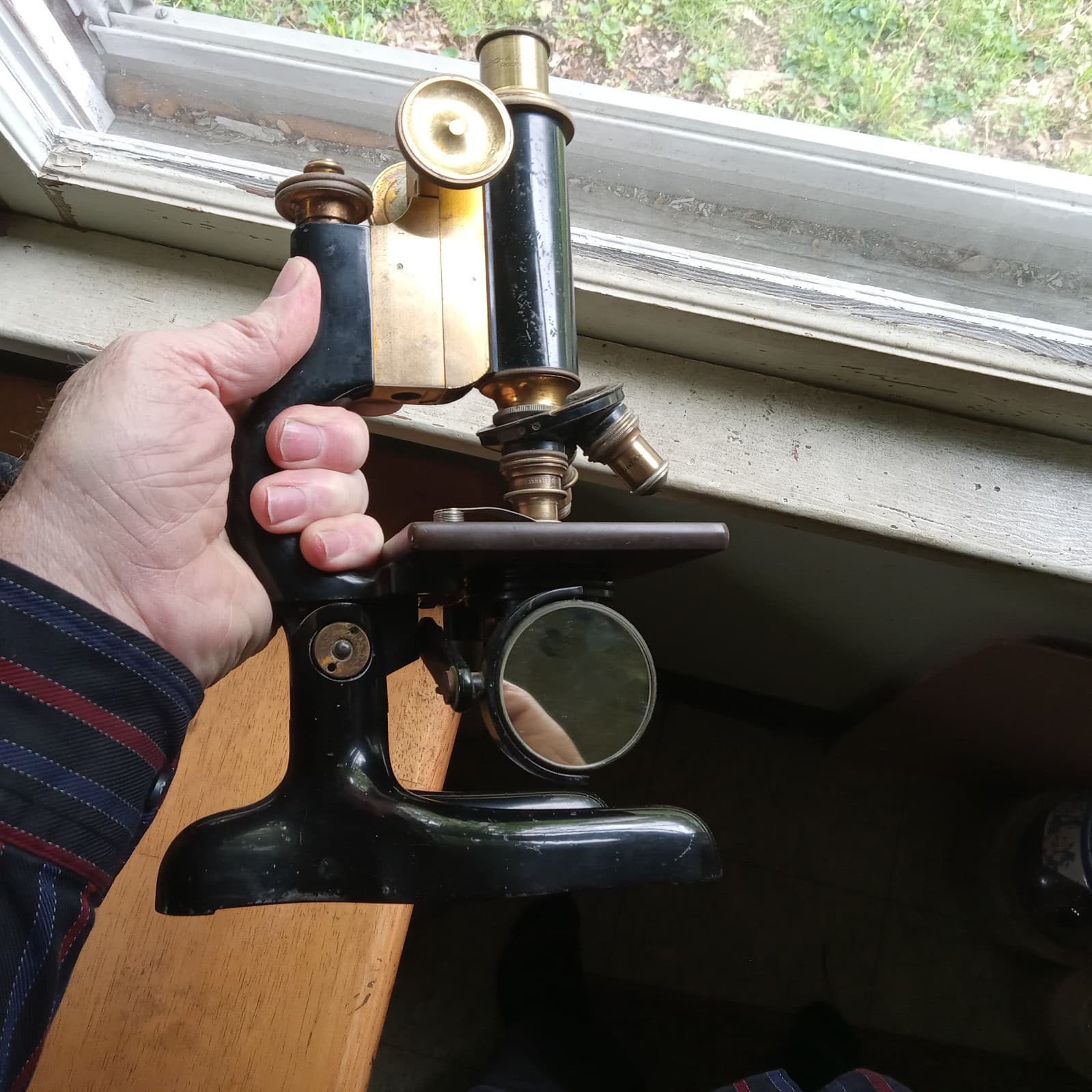 ANTIQUE 1912 IRON & BRASS BAUSCH & LOMB MICROSCOPE IN ORIGINAL WOOD CASE NICE! 4