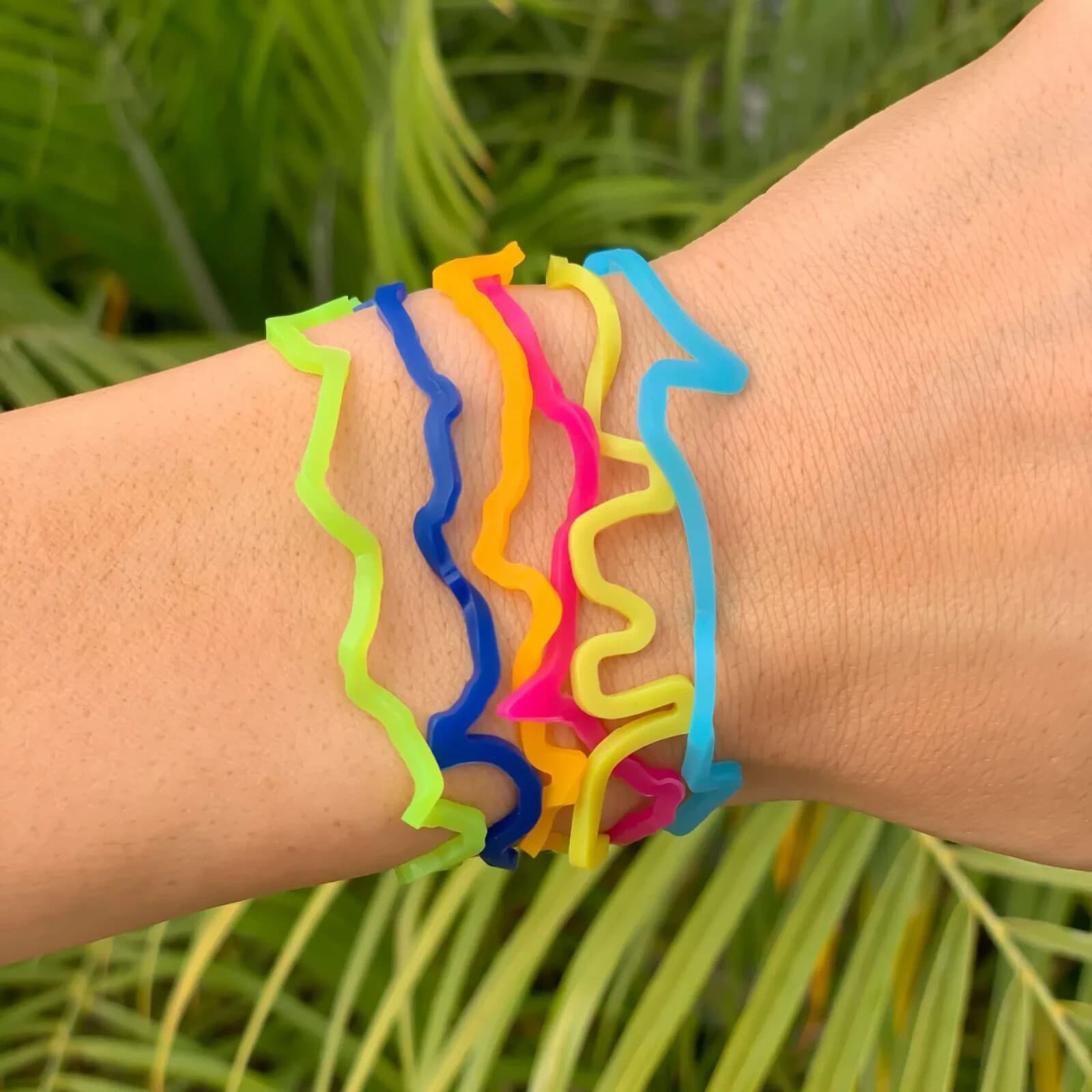 Sillybandz Icarly 24 Pack Shaped Silicone Bracelets NEW 3