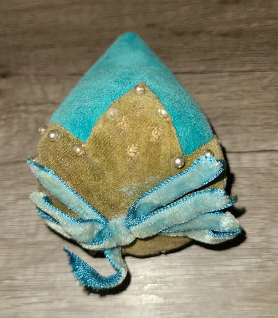 Vtg aqua / teal color large 3.5" velvet strawberry pincushion, seed pearls & bow 3
