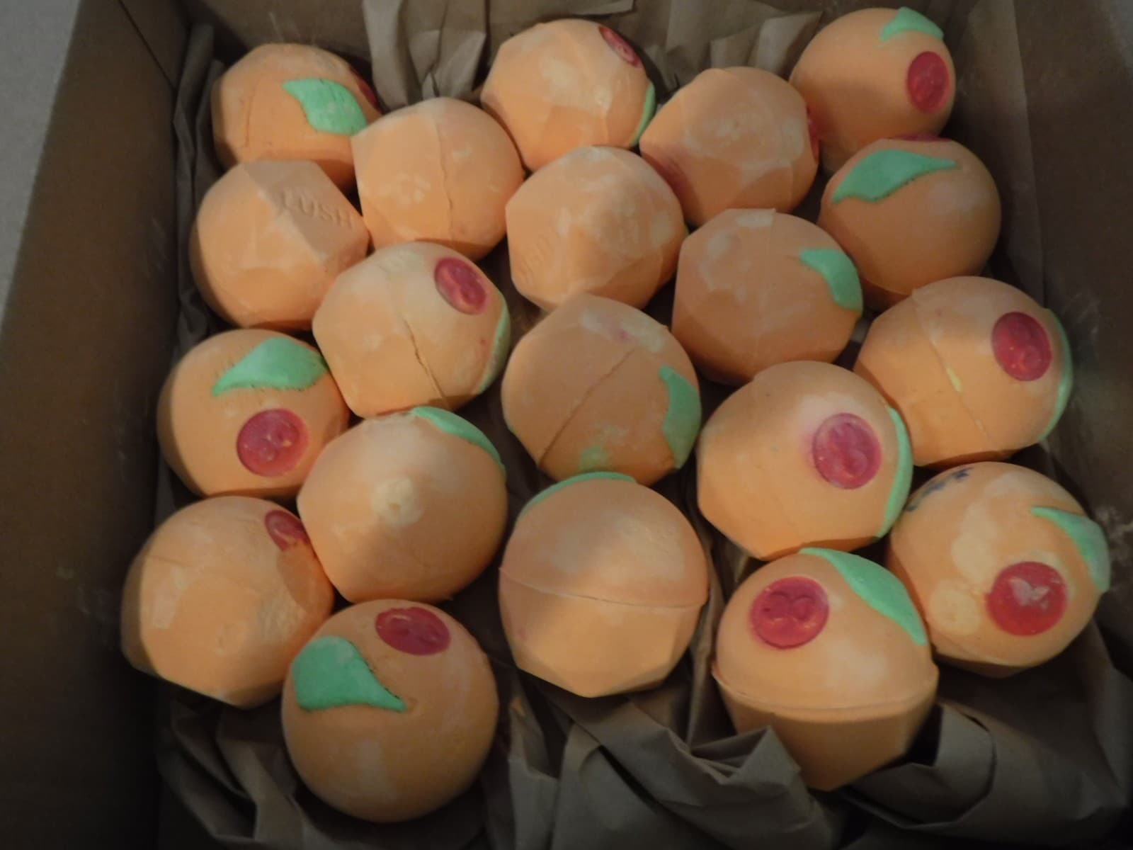 lush bath bomb 4-variety pack-2 ( refer to pictures for name ) 3