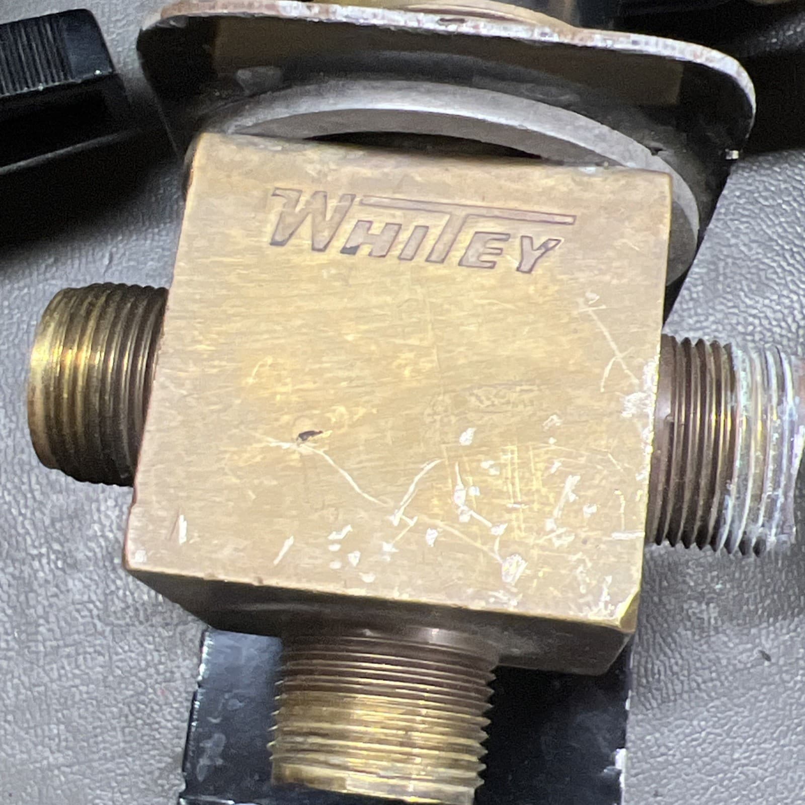 WHITEY SWAGELOK B-45XS8 Valve Lot Of 5 3