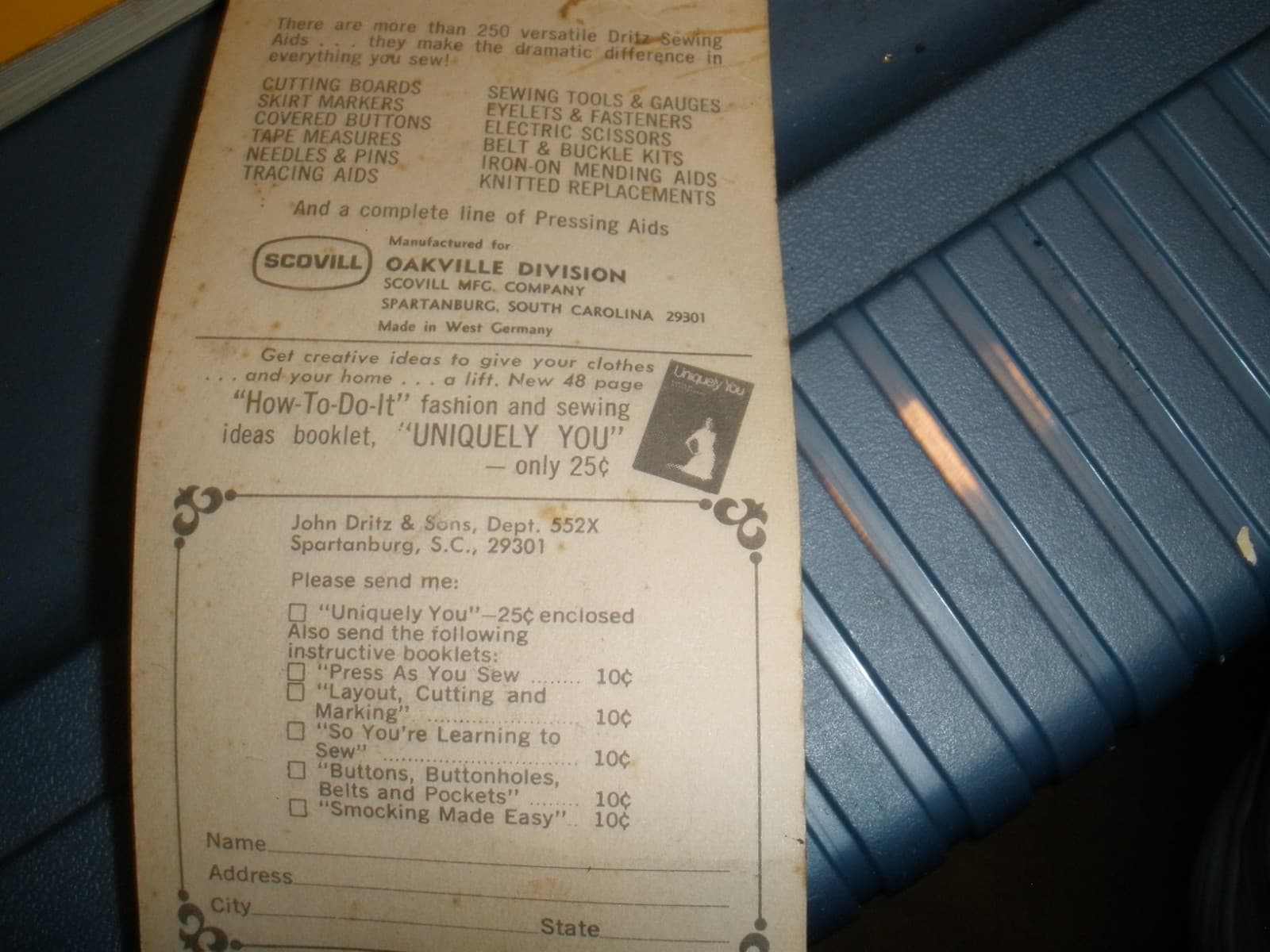 NEW Vintage NOS Dritz Spring Tape Measure Scovill Floral Design (T115) 3