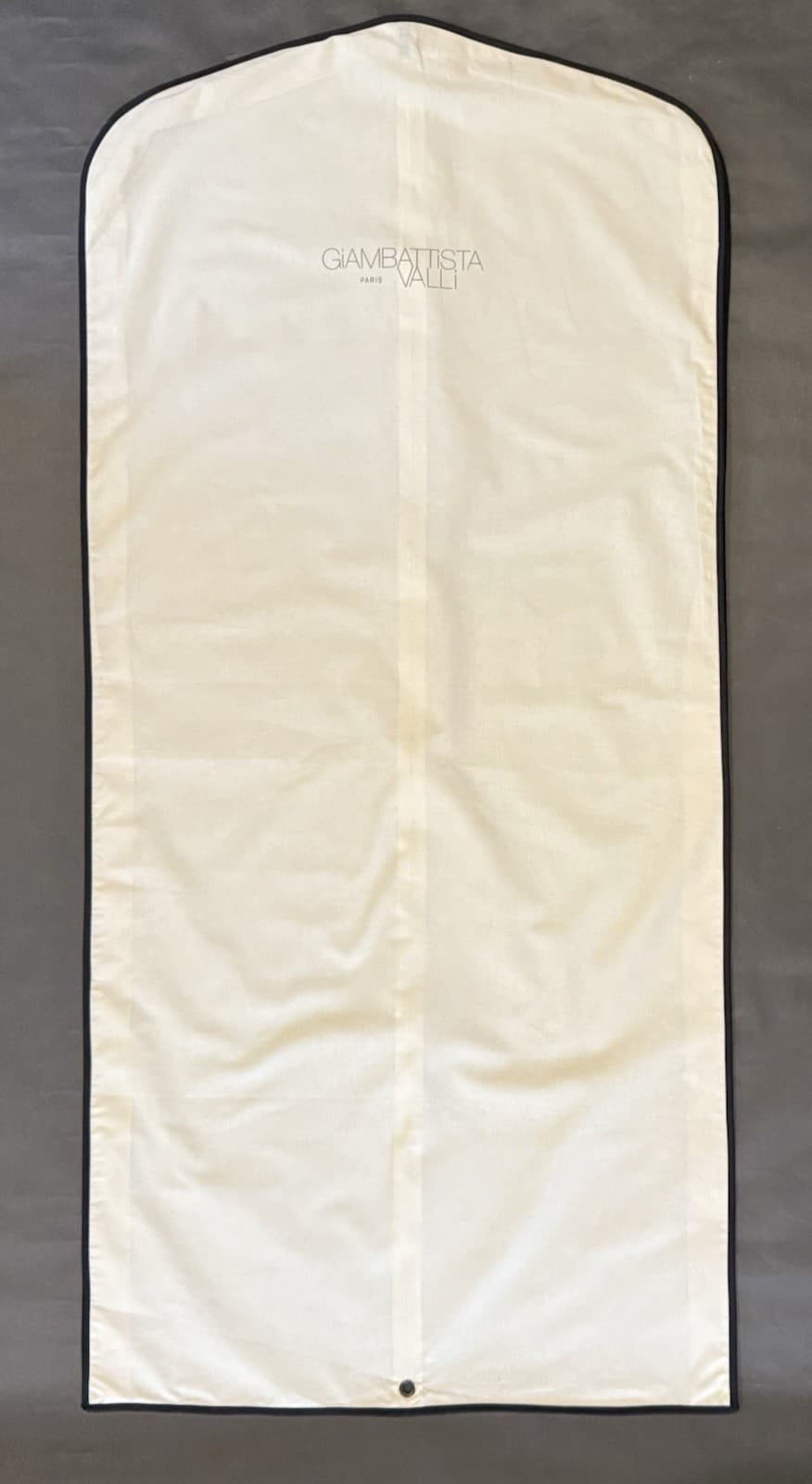 GIAMBATTISTA VALLI Ivory Cotton Cloth Gusseted Sides Garment Bag-27" W x 58" H