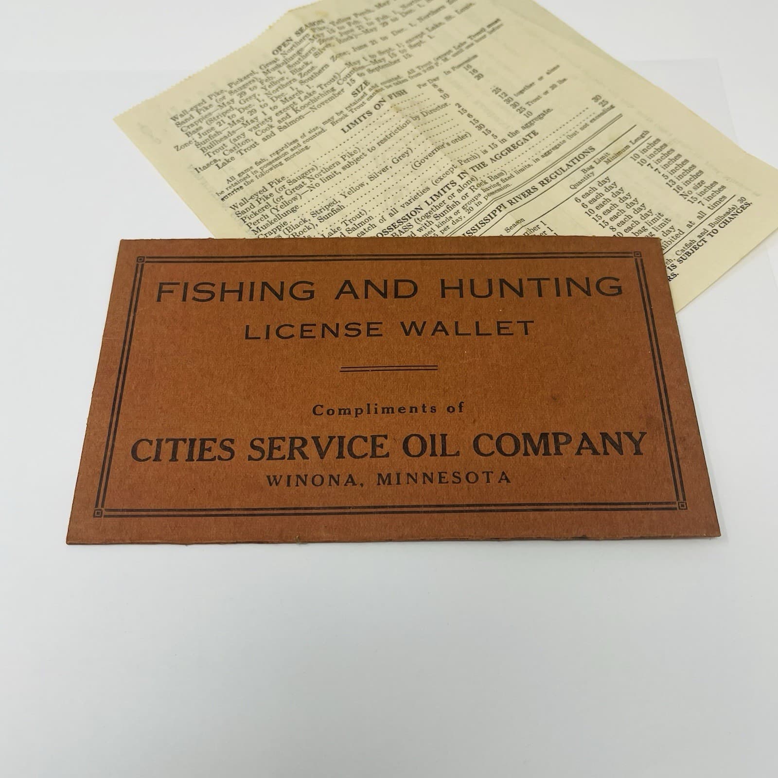 1937 Winona Minnesota Individual Fishing License Wallet Cities Service Oil 5